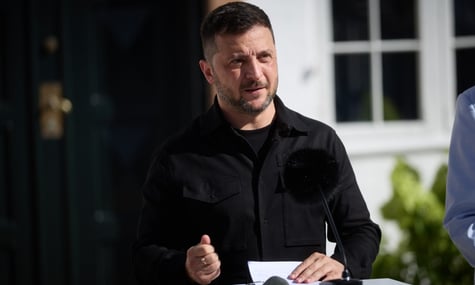 «На картах все наоборот»: Зеленский говорит, что захваченные карты оккупантов свидетельствуют, что те врут командованию
