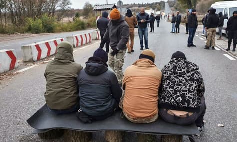 «Нині вже»: Нацкорпус, добробаты, Золотое, столкновения с полицией, Общественное vs коммерческие каналы