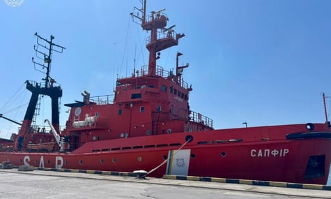 «Україна не здавалася — вони зганяли злість на полонених». Окупантів, які захопили цивільне судно «Сапфір», судитимуть в Україні