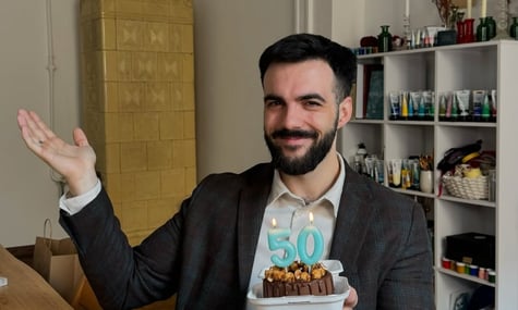 Українськомовний француз заявив, що розчарувався Києвом через реакцію «Прямого» на його скарги щодо російської. Канал перепросив