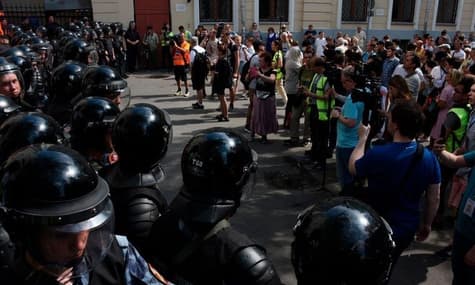 Україна засудила розгін демонстрацій у Москві: «Росія знущається над ПАРЄ»