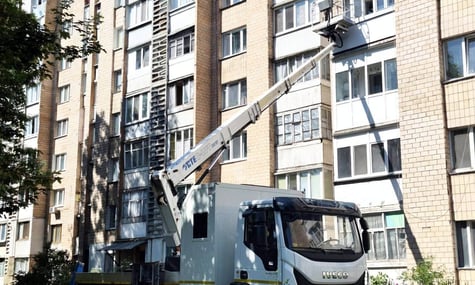 Після детонацій боєприпасів у Хмельницькому п'ятеро військових досі не вийшли на зв’язок. Пошкоджено майже 30 будинків