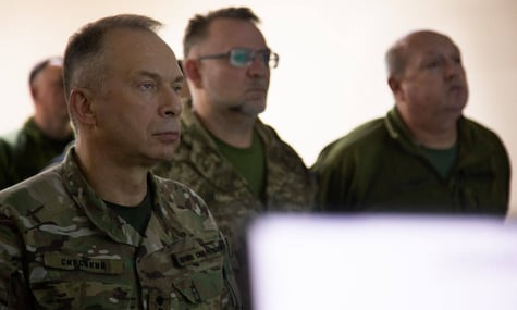 Військові на передньому краї мають залишатися на позиціях не більше двох місяців — Сирський