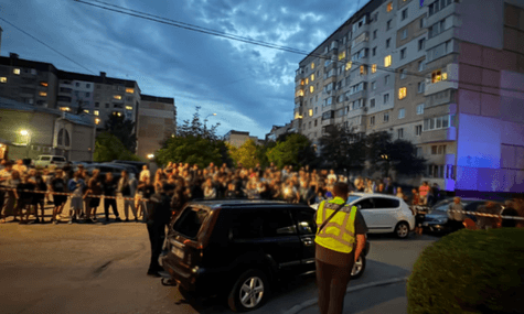 У Тернополі сталась сутичка між натовпом людей та працівниками ТЦК: є поранений