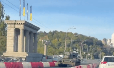 СБУ затримала киянина, який зняв українську ППО на мосту й відправив відео підсанкційному блогеру
