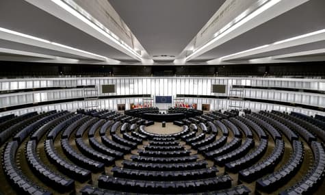 Європарламент ухвалив угоду щодо регулювання штучного інтелекту. Її назвали «історичною»