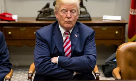 Російські та китайські шпигуни прослуховують особисті розмови Трампа — NYT