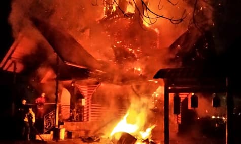 На Закарпатті горіла дерев'яна церква
