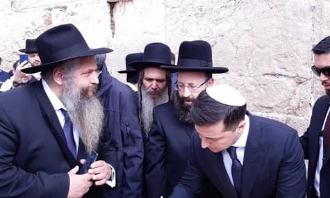 Зеленський одягнув кіпу і відвідав Стіну плачу в Ізраїлі