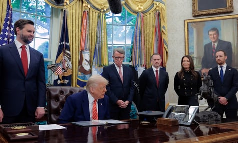 США підписали з Британією торговельну угоду. Це перша така домовленість після митних обмежень