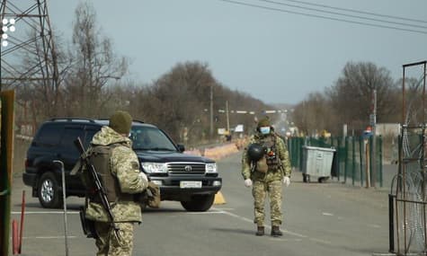 Occupied Donetsk "Self-Isolates" from Ukraine Due to Coronavirus Fears (VIDEO)