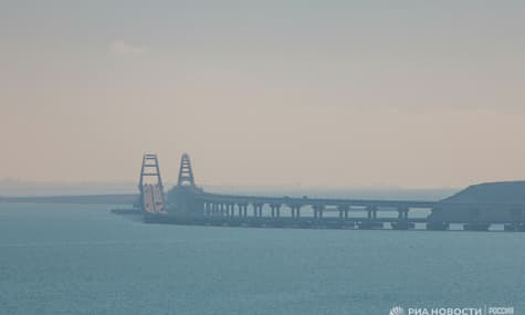 На Кримському мосту зафіксували рекордний трафік після вибухів на півострові