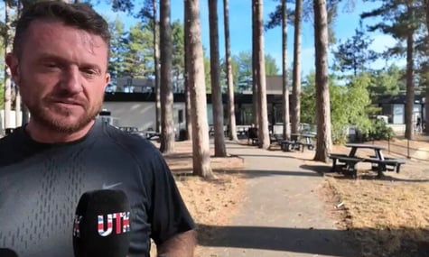 Фонд Ілона Маска міг оплатити поїздку до Москви для ультраправого активіста Робінсона
