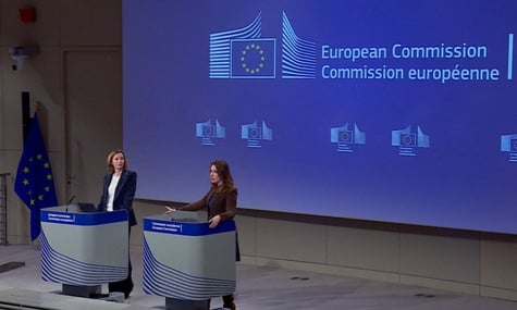 Єврокомісія дозволить Угорщині імпортувати російську нафту через Хорватію як виняток