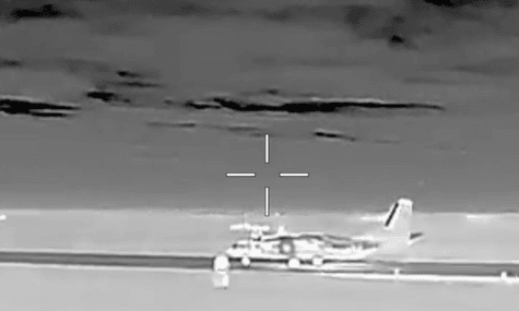 Розвідники ГУР вдарили по російському літаку Ан-26 у Криму, коли той готувався злетіти