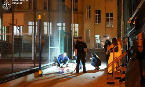 Завдав три удари ножем військовому ТЦК та погрожував вбивством поліціянту. 25-річному львів'янину оголосили підозру