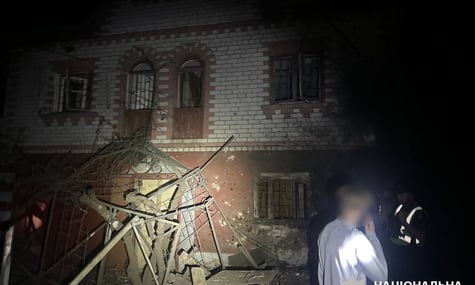 В результате ночной атаки на Киевскую область ранен человек. В области повреждены гражданские дома и автомобили