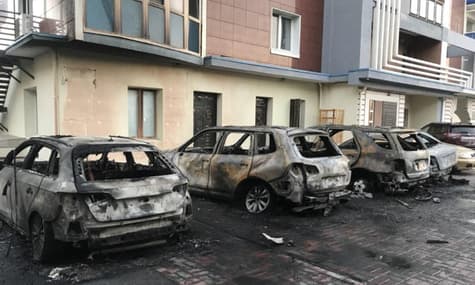 У центрі Харкова згоріли п’ять авто