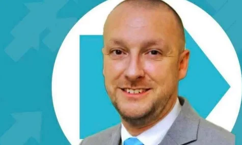 Не захотів перепрошувати. Член місцевої ради у Великій Британії подав у відставку після того, як його викрили як порнозірку