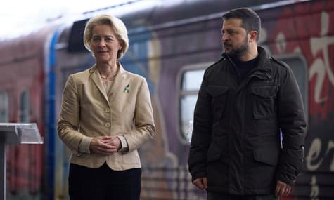 Tragedy at front, shipyard hit in Kerch, visit of President of European Commission: November 4 highlights