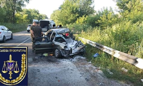 Військова вантажівка в’їхала у легковик на Дніпропетровщині: двоє загиблих