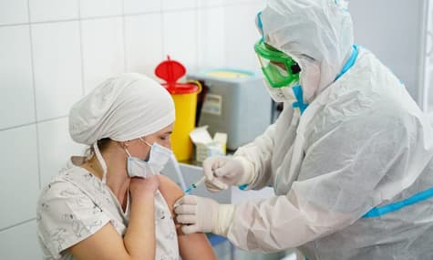 Кто последний на вакцинацию? Как записаться на прививку от COVID-19 и когда до вас дойдет очередь