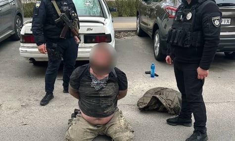 У Бучі п’яний чоловік влаштував стрілянину серед вулиці — його затримали