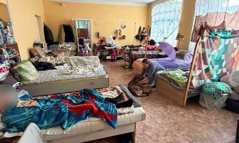 Дитячі унітази та пліснява. У Полтаві переселенці із 2022 року мусили жити в дитсадках — омбудсмен