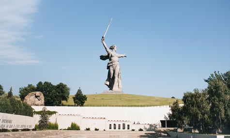 У голові російської «Батьківщини-матері» помер чоловік — медіа