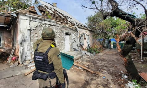 В Херсоне оккупанты захватили здания детской библиотеки и банка с активами более чем на 1,5 млн грн — полиция