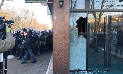 Protest Over Land Reform Near Parliament Leads to Clashes With Police
