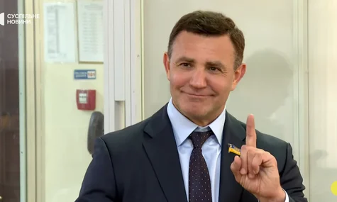 Тищенко з колишньою дружиною могли використовувати благодійний фонд для отримання «відкатів» від колцентрів — Bihus.Info