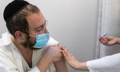 В Израиле дела с вакцинацией от COVID-19 обстоят настолько хорошо, что прививки уже начали делать несовершеннолетним