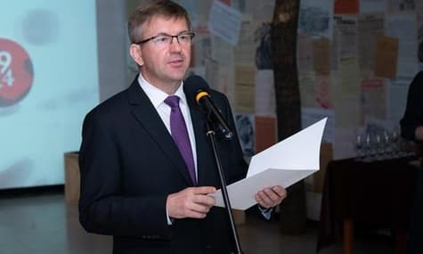 Посол Білорусі в Словаччині подав у відставку. Він першим з білоруських дипломатів підтримав протести