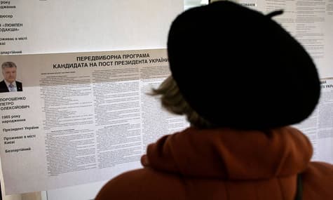 «Нині вже»: Порошенко проигрывает Зеленскому — последние рейтинги перед выборами