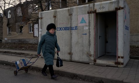 Балтійські країни цікавляться українським досвідом у будівництві укриттів — Politico
