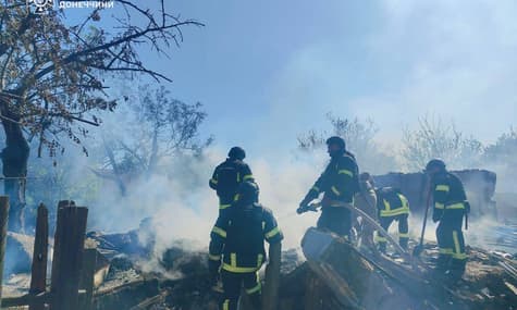 У Гірнику на Донеччині погасили пожежі після обстрілів: загинули 2 людини