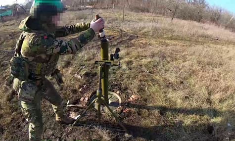 Возле Бахмута пограничники с помощью минометов захватили позицию оккупантов (ВИДЕО)