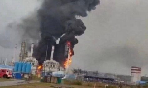 В россии дроны атаковали порт Усть-Луга и нефтеперерабатывающий завод