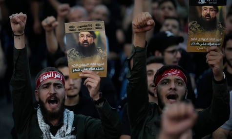 Іран заявив, що відповість Ізраїлю «в потрібний час». «Хезболла» готова завдати удару і без нього — ЗМІ