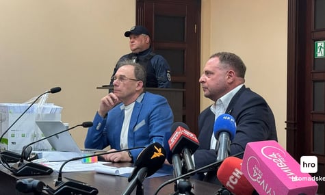 У Єрмака є чотири дипломатичні паспорти, слідчі кажуть про ризик переховування за кордоном
