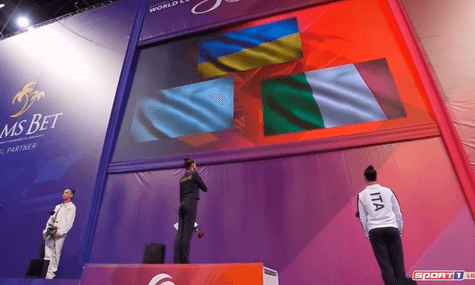 Церемонія нагородження гімнасток на Кубку світу в Софії, Болгарія