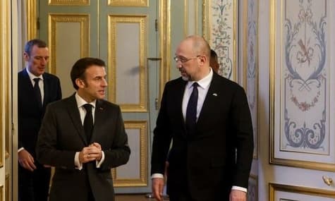 Макрон заявив про переговори щодо виведення важкої техніки із ЗАЕС. кремль заперечує, що вона там є