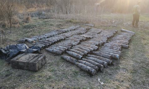 На туристической базе в Луганской области обнаружили склад со снарядами калибра 152 мм