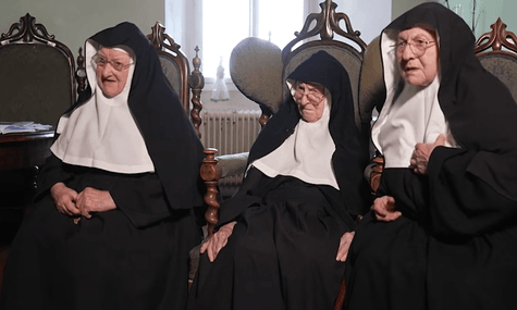 Після листа з Ватикану літні черниці з Австрії, що стали зірками Instagram, заявили про паузу в соцмережах. Раніше вони це відкидали