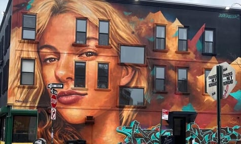 Мурал у Нью-Йорку, присвячений вбитій у США українській біженці Ірині Заруцькій