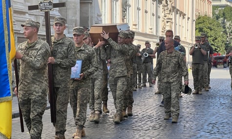 Во Львове попрощались с первым военным из города, который погиб в Курской области