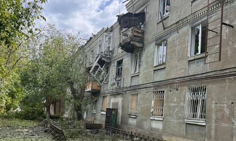 Оккупанты обстреляли Курахово из «ураганов»: по меньшей мере 5 человек ранены