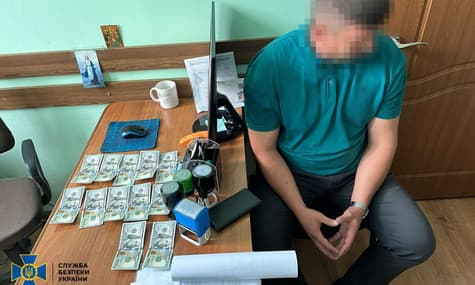 СБУ викрила ще дві схеми ухилення від призову. Затримали заступника військкому з Херсона та голову ВЛК на Прикарпатті