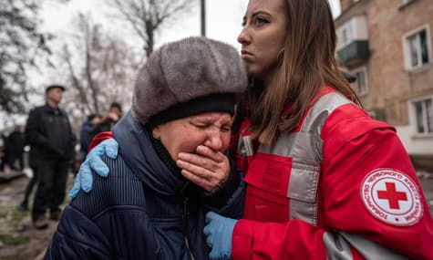 Число жертв от ракетного удара в Кривом Роге возросло, под обломками остается ребенок